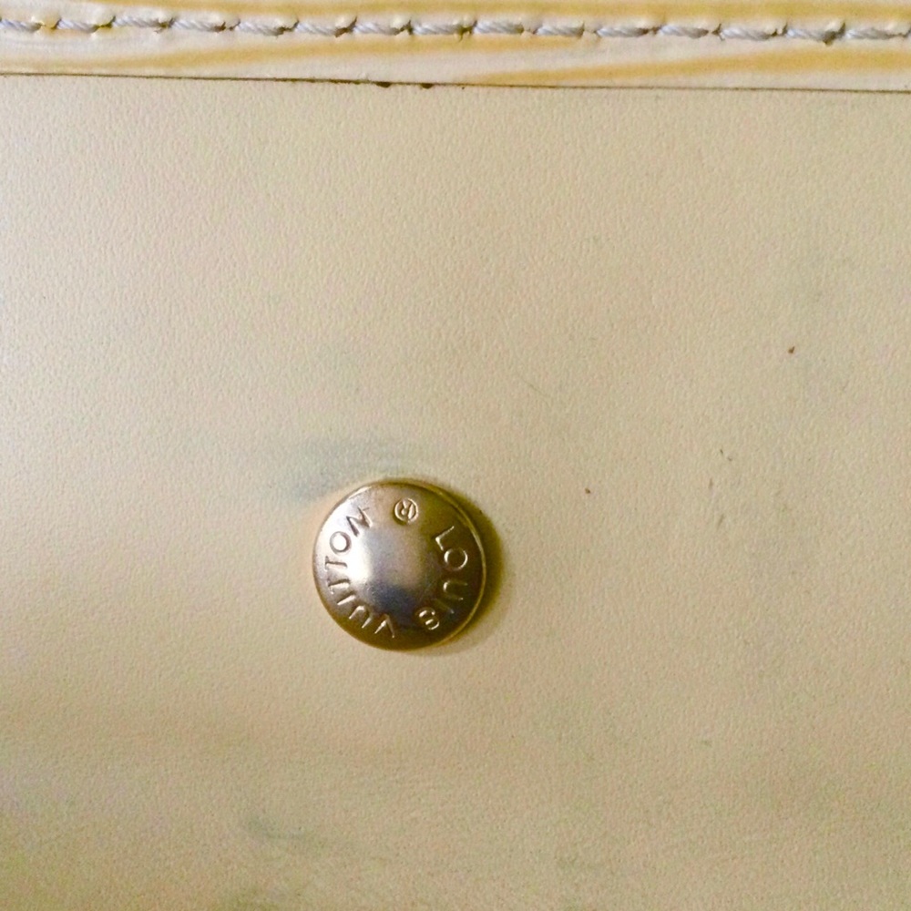 Louis Vuitton Yellow Epi Key Case - Picture 11 of 11